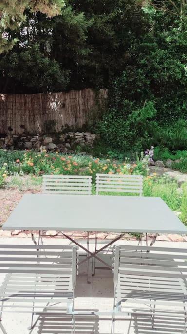 Belle Dependance De 30M2 Avec Terrasse Et Jardin Apartman Villeneuve-lès-Avignon Kültér fotó